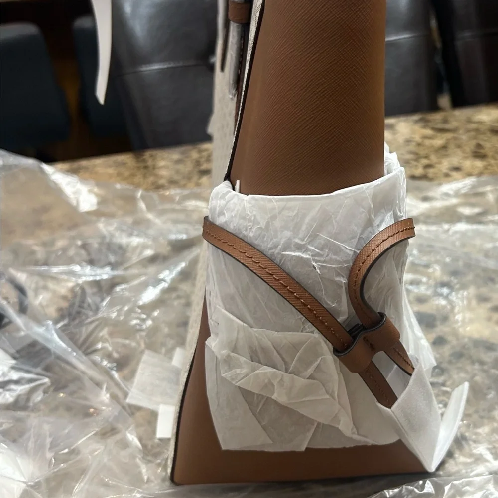 Michael Kors Brown and Cream Monogram tote bag. - Picture 6 of 12